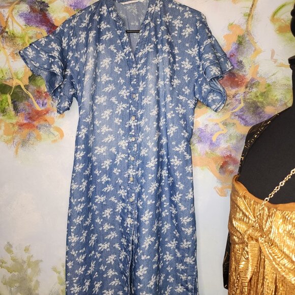 EUC Chambray and white floral flutter sleeve buttoned shirt dress - Picture 1 of 7